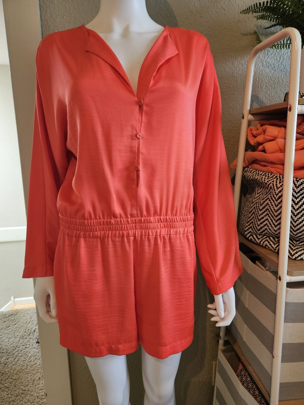 BCBG Coral Long Sleeve Romper With Pockets Size Small